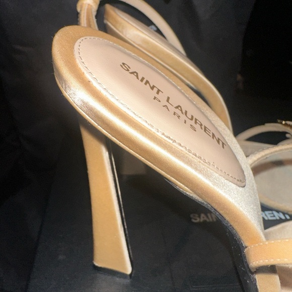 Saint Laurent
Lila Sandals In Crepe Satin - Picture 5 of 8